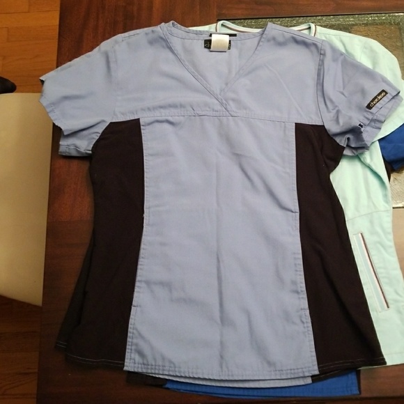 Cherokee Ceil blue scrub top - Picture 1 of 1